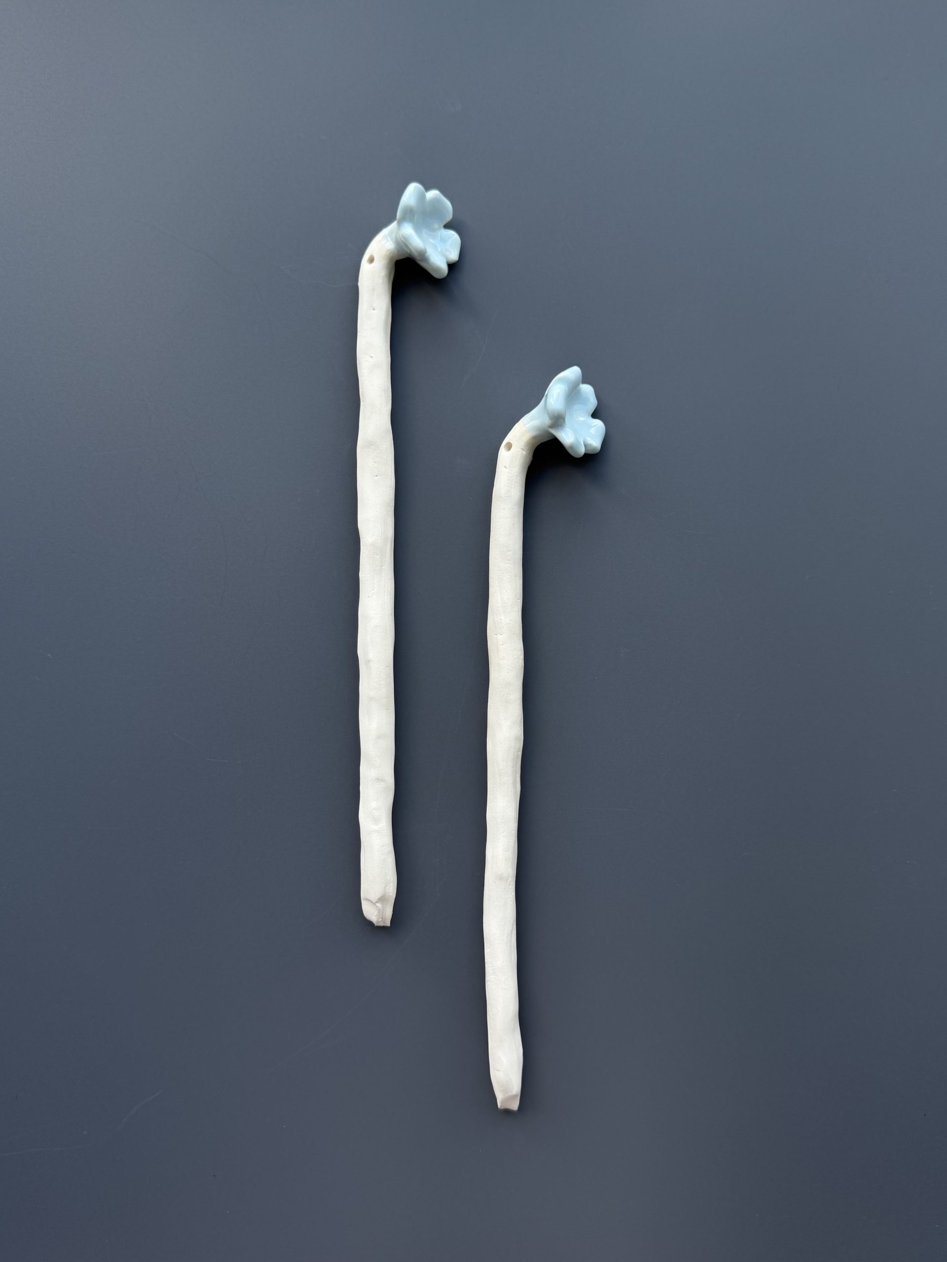 Цветок голубой